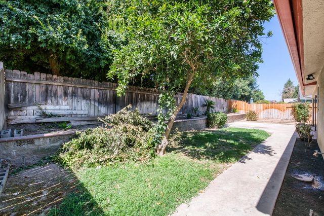 6361 N Barcus Avenue, Fresno, CA 93722