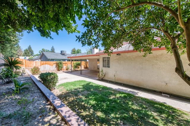 6361 N Barcus Avenue, Fresno, CA 93722