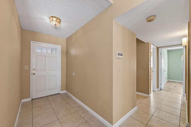 6361 N Barcus Avenue, Fresno, CA 93722