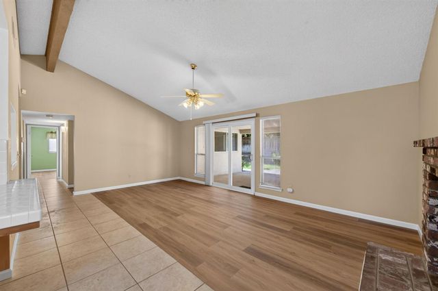 6361 N Barcus Avenue, Fresno, CA 93722
