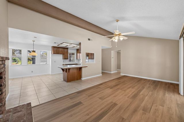 6361 N Barcus Avenue, Fresno, CA 93722