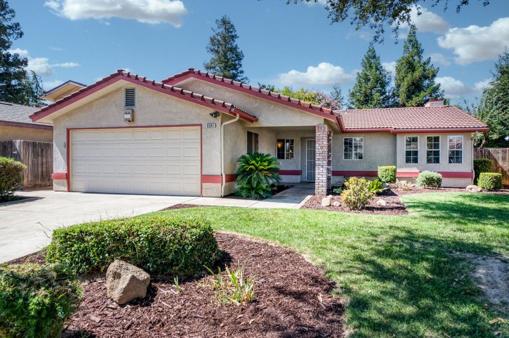 6361 N Barcus Avenue, Fresno, CA 93722