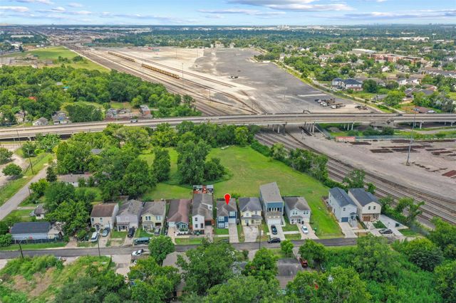 2302 Abernathy Street, Houston, TX 77026