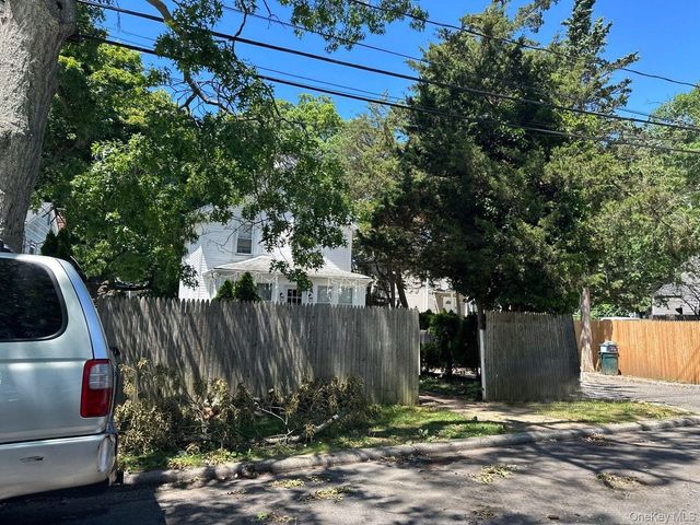55 9th Avenue, Huntington Station, NY 11746