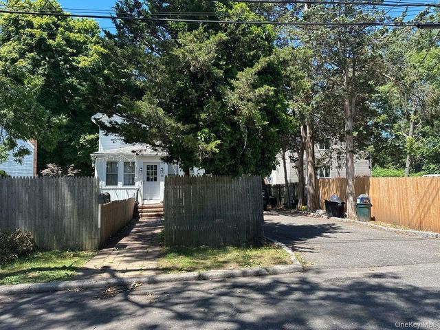 55 9th Avenue, Huntington Station, NY 11746