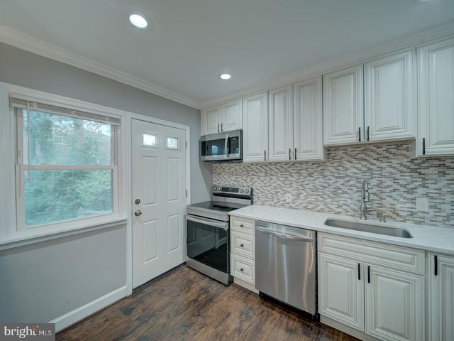 2407 SAINT CLAIR DR, Temple Hills, MD 20748