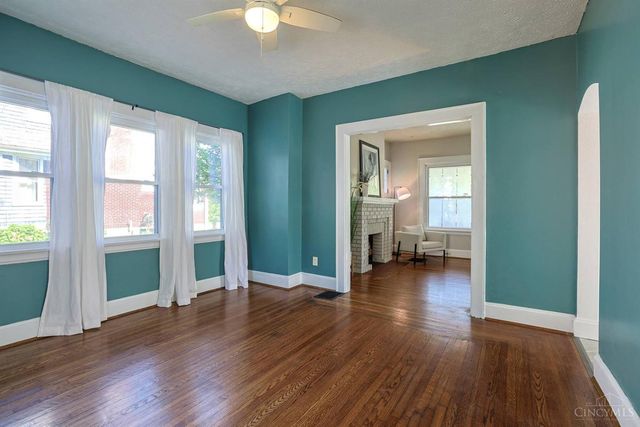 2555 Ridgeland Place, Cincinnati, OH 45212