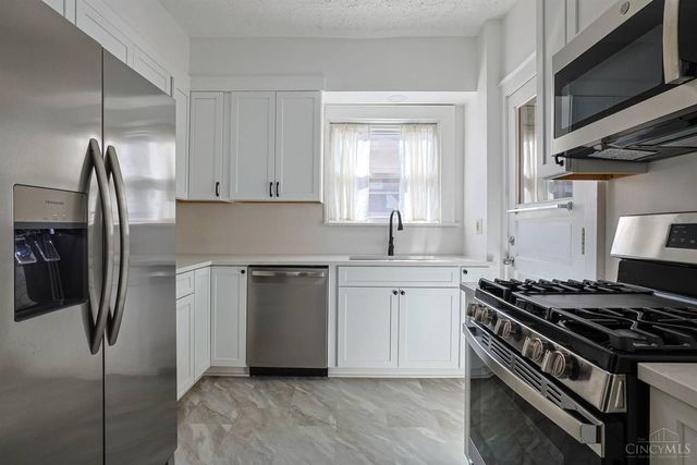 2555 Ridgeland Place, Cincinnati, OH 45212