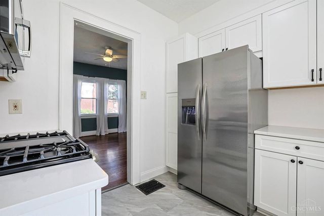 2555 Ridgeland Place, Cincinnati, OH 45212