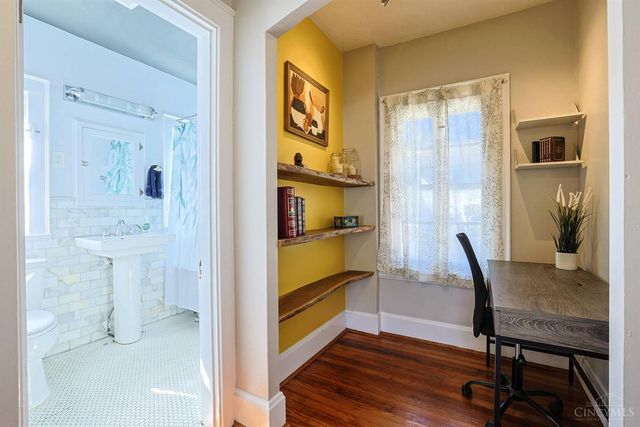 2555 Ridgeland Place, Cincinnati, OH 45212