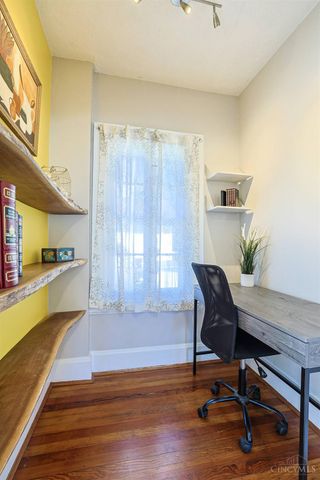 2555 Ridgeland Place, Cincinnati, OH 45212