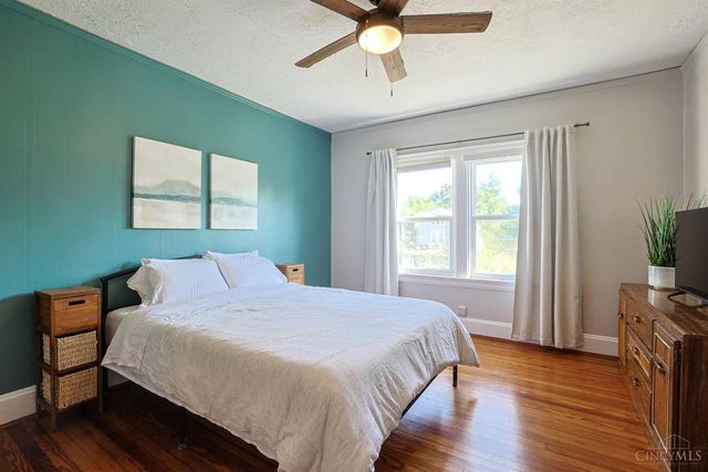 2555 Ridgeland Place, Cincinnati, OH 45212