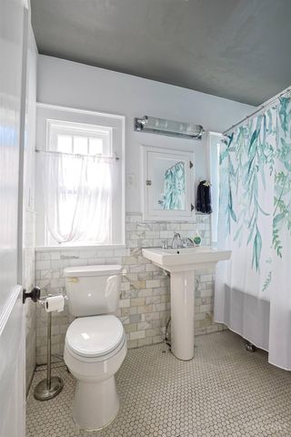 2555 Ridgeland Place, Cincinnati, OH 45212