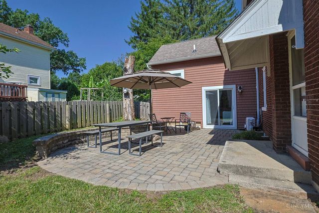 2555 Ridgeland Place, Cincinnati, OH 45212