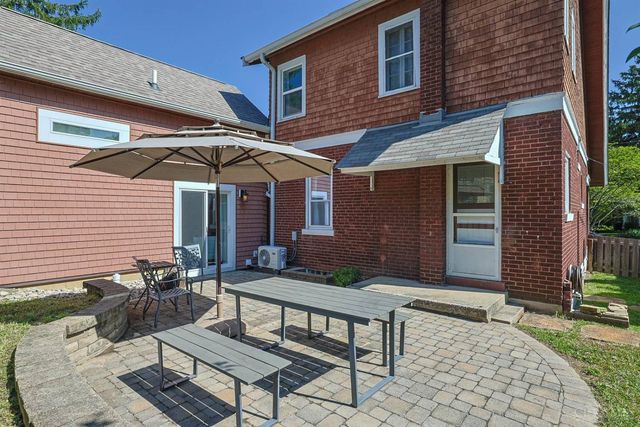 2555 Ridgeland Place, Cincinnati, OH 45212