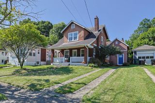 2555 Ridgeland Place, Cincinnati, OH 45212