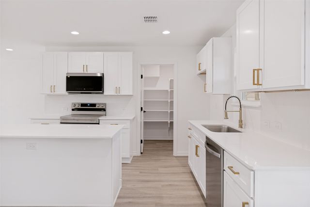 814 Wideman Drive, Dallas, TX 75217