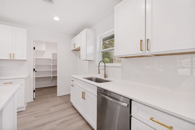 814 Wideman Drive, Dallas, TX 75217