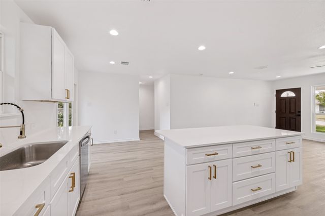 814 Wideman Drive, Dallas, TX 75217