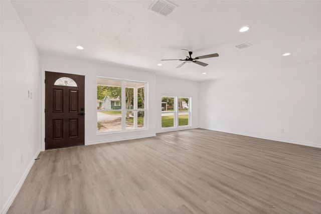 814 Wideman Drive, Dallas, TX 75217