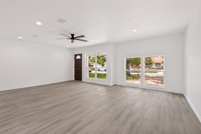 814 Wideman Drive, Dallas, TX 75217