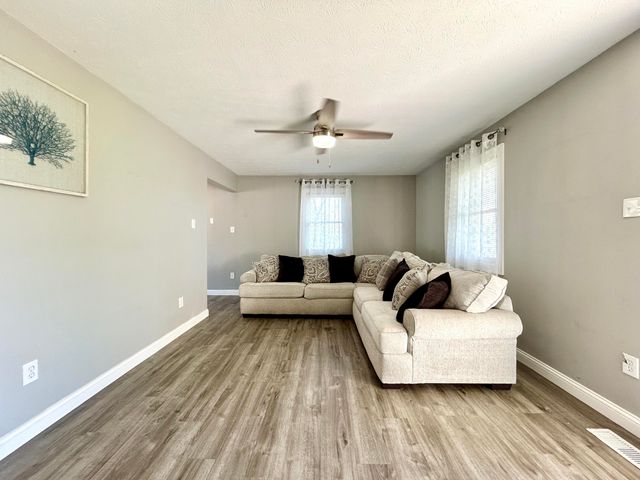 103 Harvey Avenue, Somerset, KY 42501