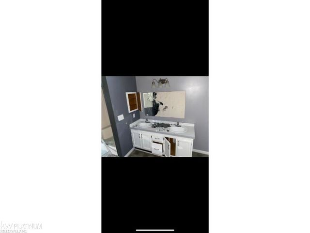 52239 Landsdowne Circle, Chesterfield, MI 48051