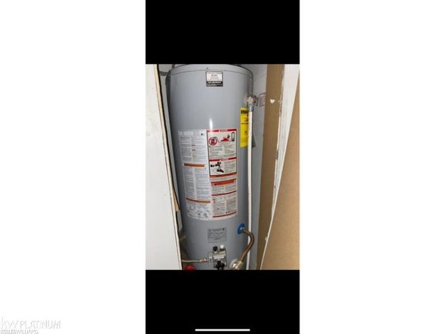 52239 Landsdowne Circle, Chesterfield, MI 48051