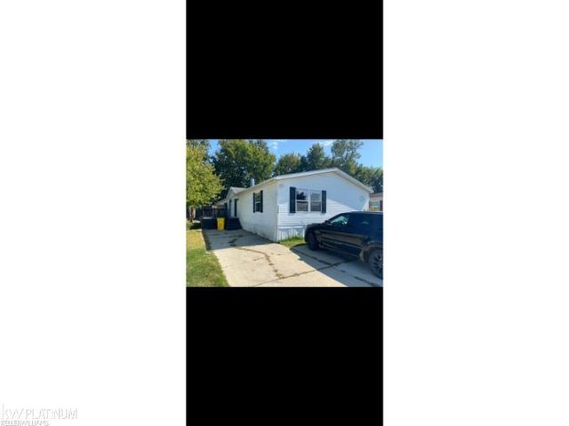 52239 Landsdowne Circle, Chesterfield, MI 48051
