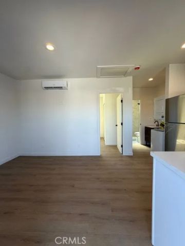 1327 W 89th St A, Los Angeles, CA 90044