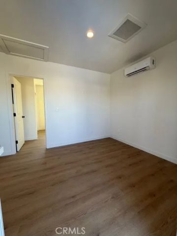 1327 W 89th St A, Los Angeles, CA 90044