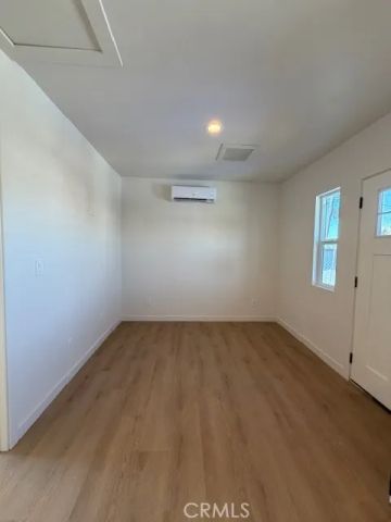 1327 W 89th St A, Los Angeles, CA 90044