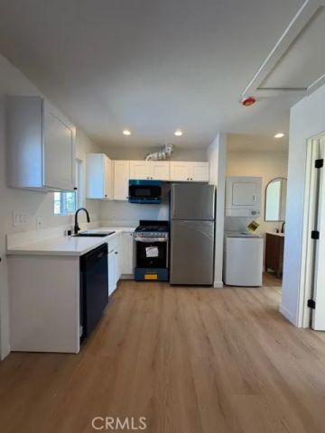 1327 W 89th St A, Los Angeles, CA 90044