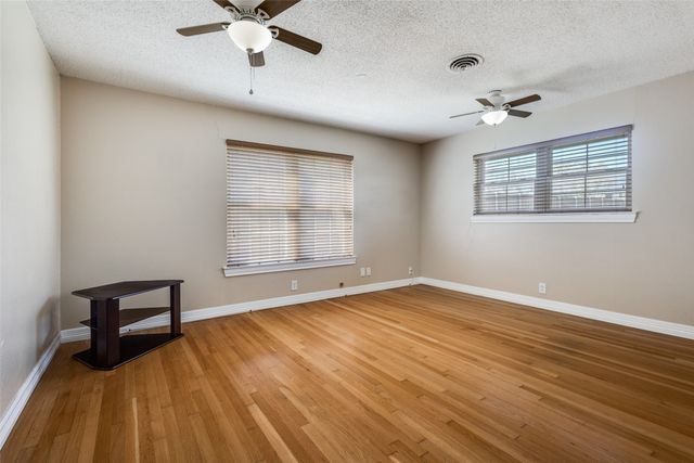 433 Fulton Street, Denton, TX 76201