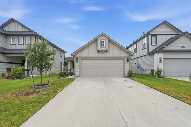 2742 Oakleaf Ash Lane, Fresno, TX 77545