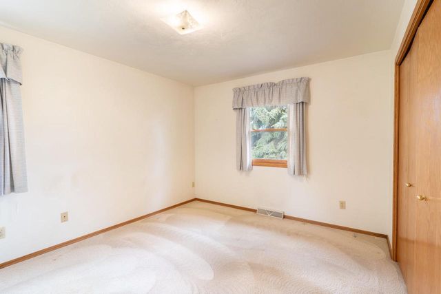 2750 ST ANTHONY DRIVE, Green Bay, WI 54311
