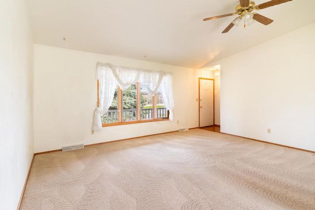 2750 ST ANTHONY DRIVE, Green Bay, WI 54311