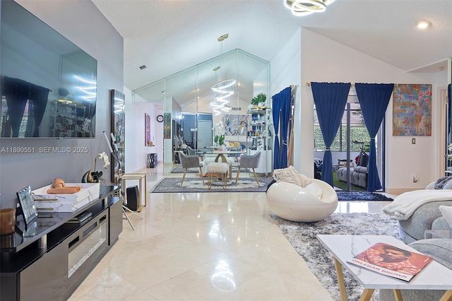 2330 Dover, Weston, FL 33326