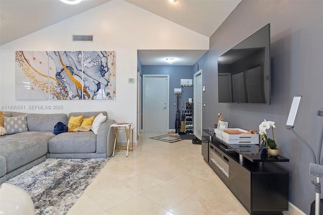 2330 Dover, Weston, FL 33326