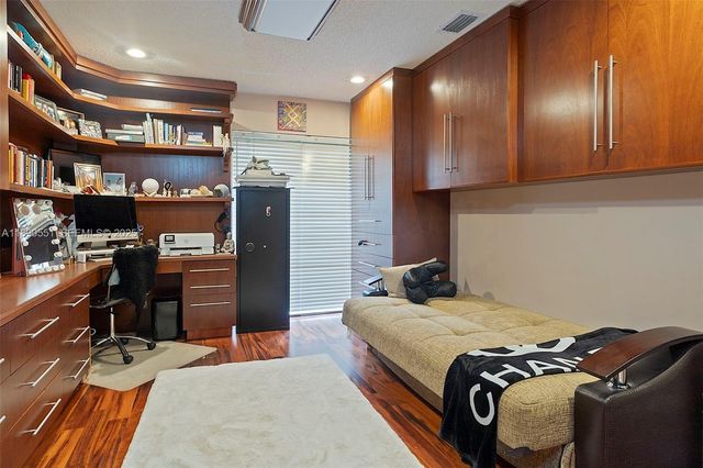 2330 Dover, Weston, FL 33326