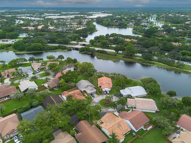 2330 Dover, Weston, FL 33326