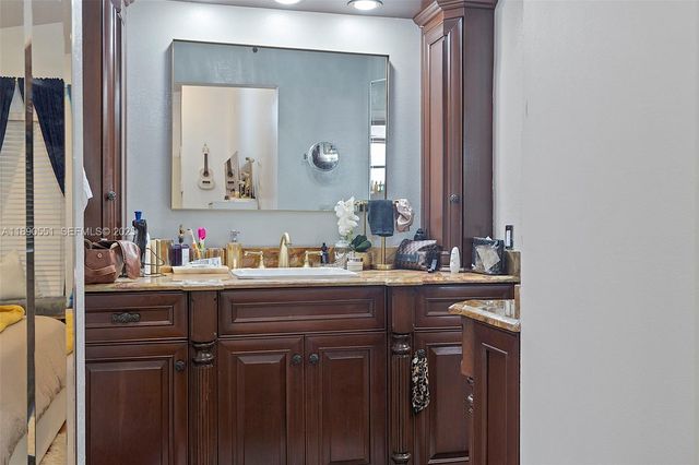 2330 Dover, Weston, FL 33326