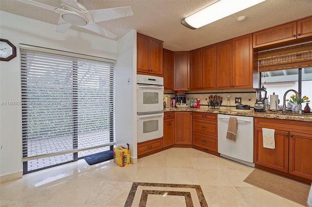 2330 Dover, Weston, FL 33326