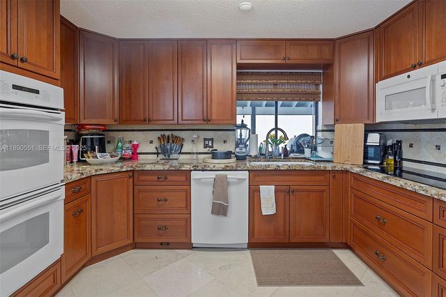 2330 Dover, Weston, FL 33326