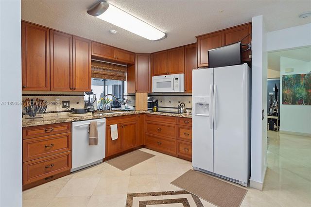 2330 Dover, Weston, FL 33326