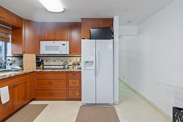 2330 Dover, Weston, FL 33326