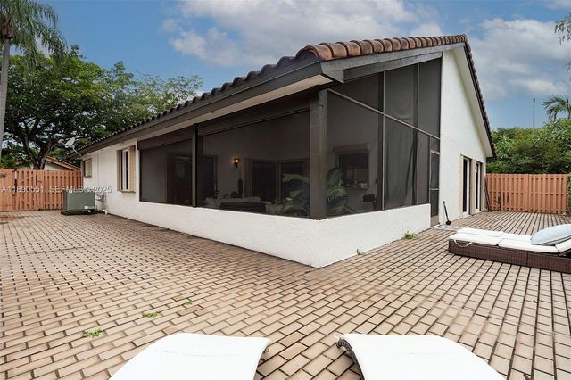2330 Dover, Weston, FL 33326