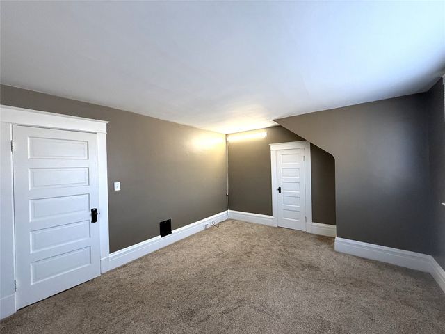 1129 E 4TH Street, Erie, PA 16507