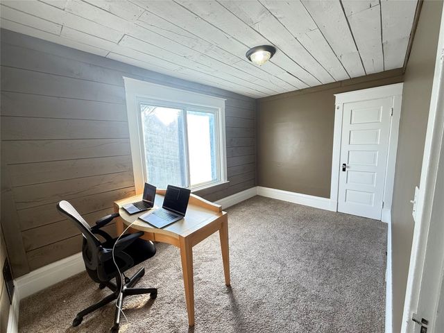 1129 E 4TH Street, Erie, PA 16507