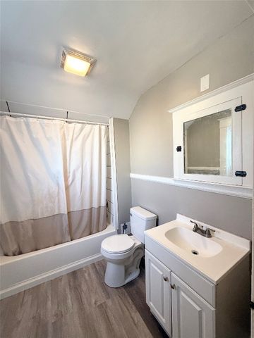 1129 E 4TH Street, Erie, PA 16507